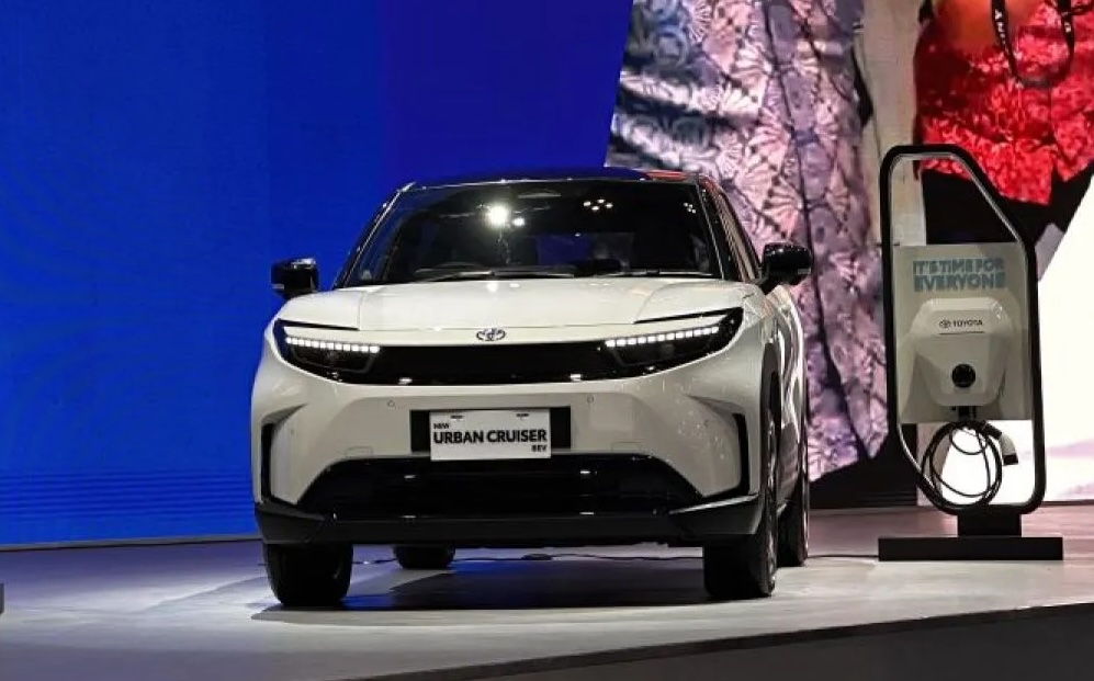 Toyota Pamerkan SUV Elektrik Baru Urban Cruiser di GIIAS 2025
